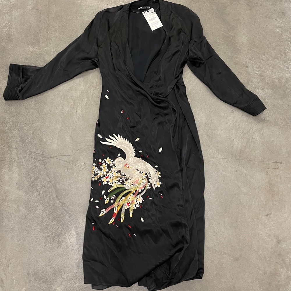 ZARA Embroidered Satin Effect Kimono Robe sz Small - Picture 13 of 15